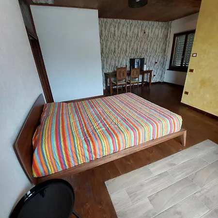 게스트하우스 L'officina Di Leo - Casale Con Giardino