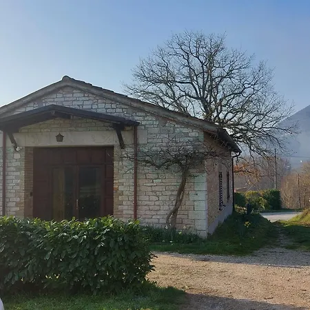 L'officina Di Leo - Casale Con Giardino 게스트하우스 *